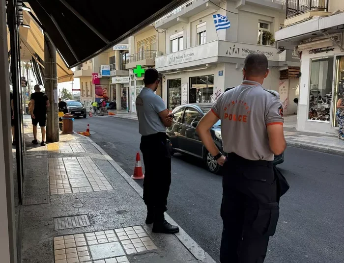 Η Δημοτική Αστυνομία Ηρακλείου ενισχύει τους ελέγχους για ασφαλείς και προσβάσιμους δημόσιους χώρους