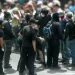 Θρίλερ: 2χρονο κοριτσάκι εγκλωβίστηκε σε Ι.Χ. όταν «μπλόκαραν» οι κλειδαριές