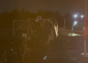 Εικόνες σοκ από το φλεγόμενο αυτοκίνητο στο Ωραιόκαστρο με τον νεκρό 30χρονο