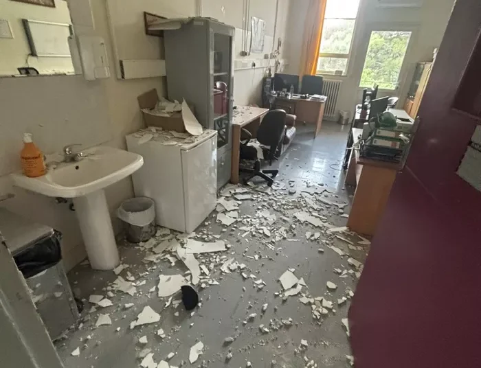 Νέο περιστατικό πτώσης οροφής στο Βενιζέλειο