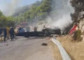 Σύγκρουση δύο ελικοπτέρων στο πύρινο μέτωπο της δυτικής Αττικής – BINTEO – Δύο μέλη των πληρωμάτων εντοπίστηκαν σώοι και δύο χωρίς τις αισθήσεις τους