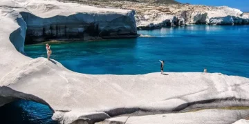 7 τοπία στα ελληνικά νησιά που μοιάζουν από άλλο πλανήτη