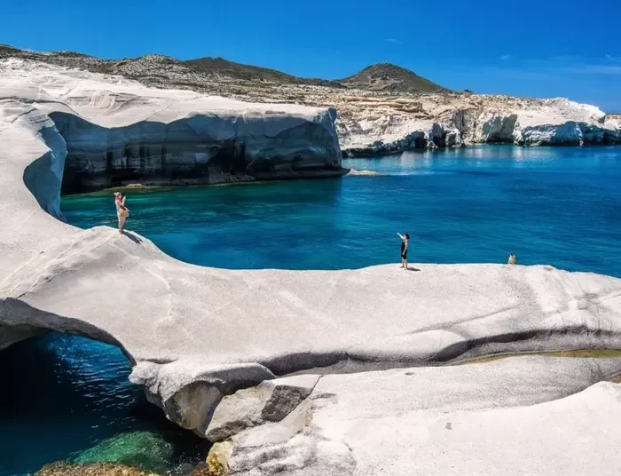 7 τοπία στα ελληνικά νησιά που μοιάζουν από άλλο πλανήτη