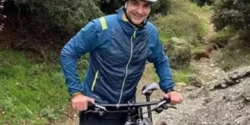 ΚΡΗΤΗ Ατύχημα με το ποδήλατο για τον Κυριάκο Μητσοτάκη – Μετέβη στο Νοσοκομείο για τις πρώτες βοήθειες