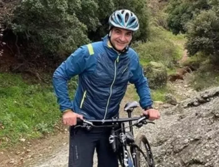 ΚΡΗΤΗ Ατύχημα με το ποδήλατο για τον Κυριάκο Μητσοτάκη – Μετέβη στο Νοσοκομείο για τις πρώτες βοήθειες