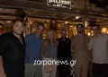Συνεχίζει τις διακοπές του ο Μητσοτάκης – Δείπνο με καλοκαιρινό λουκ στο Ενετικό Λιμάνι των Χανίων