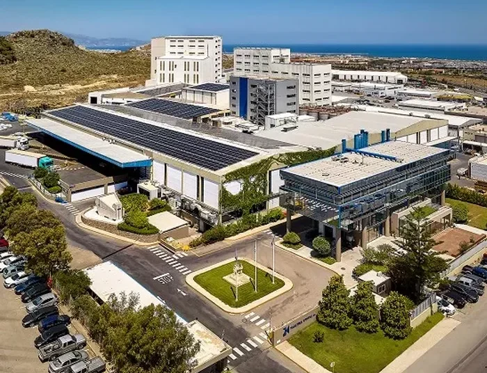Τα δύο αδέρφια από το Ηράκλειο που ετοιμάζονται να αποκτήσουν εργοστάσιο σε 8η διαφορετική χώρα