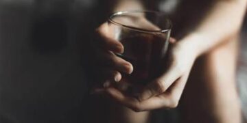 Στο νοσοκομείο τρία αγόρια 13 και 14 ετών λόγω κατανάλωσης αλκοόλ – Τρεις συλλήψεις κηδεμόνων