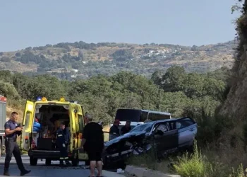 Σύγκρουση δύο οχημάτων στον δρόμο Ρεθύμνου – Αγίας Γαλήνης – Πέντε τραυματίες στο νοσοκομείο