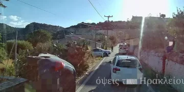 Αυτοκίνητο ανετράπη με μητέρα και το 8χρονο παιδί της