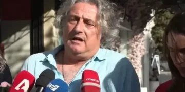 Θάνατος Μαζωνάκη: Αυτός είναι ο υπνοθεραπευτής στον οποίο έστειλε τη φωτογραφία του τραγουδιστή η 56χρονη γιατρός κατά την πλασμαφαίρεση
