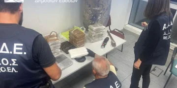 ΑΑΔΕ : Νέα ευρήματα για το κύκλωμα κοκαΐνης – Εντοπίστηκαν 26,8 κιλά