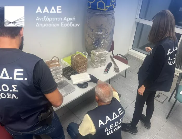 ΑΑΔΕ: Νέα ευρήματα για το κύκλωμα κοκαΐνης – Εντοπίστηκαν 26,8 κιλά