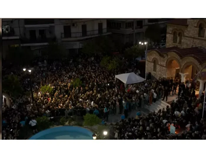 Δείτε Live: Σε λαϊκό προσκύνημα η σορός του Γιώργου Μαζωνάκη