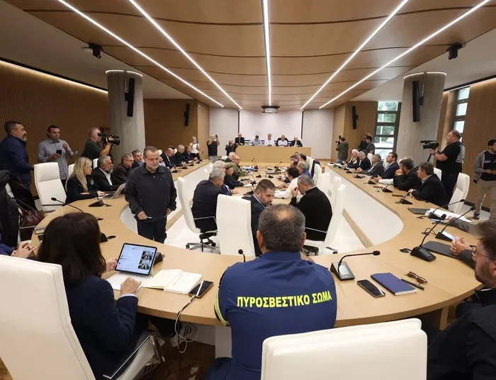 Σύσκεψη στην Περιφέρεια Κρήτης για την αποκατάσταση των ζημιών από τις φυσικές καταστροφές
