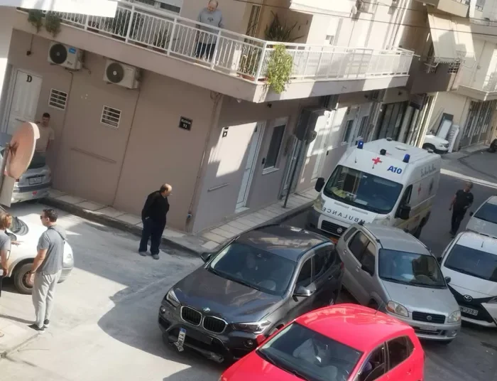 Σύγκρουση οχημάτων στη Θέρισο Ηρακλείου μετά από παραβίαση STOP: Στο νοσοκομείο μία γυναίκα