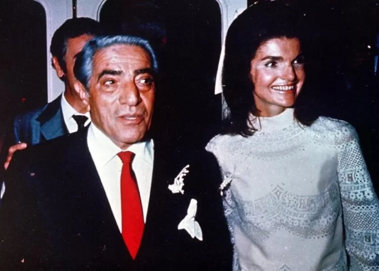 Ο γάμος που προκάλεσε παγκόσμιο σοκ – Τι κοινό είχαν Τζάκι Κένεντι και Αριστοτέλης Ωνάσης; Τον έρωτα για τα πλούτη; Ίσως…