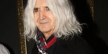 Επεισόδιο με ελεγκτές της ΑΑΔΕ στο σπίτι του Νίκου Καρβέλα: Στο επίκεντρο φορολογικός έλεγχος για 850.000 ευρώ