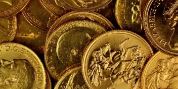 Απίστευτη απάτη: «Έκαναν φτερά» 4,7 εκατ. ευρώ σε χρυσές λίρες και κοσμήματα από 88χρονη