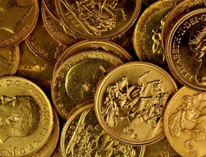 Απίστευτη απάτη: «Έκαναν φτερά» 4,7 εκατ. ευρώ σε χρυσές λίρες και κοσμήματα από 88χρονη