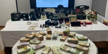 «Χωριάτικο»: Πανάκριβά αυτοκίνητα – Ρολόγια χρυσά – κοσμήματα και τσάντες – Η ανακοίνωση της ΕΛ.ΑΣ. – Βίντεο, φωτογραφίες